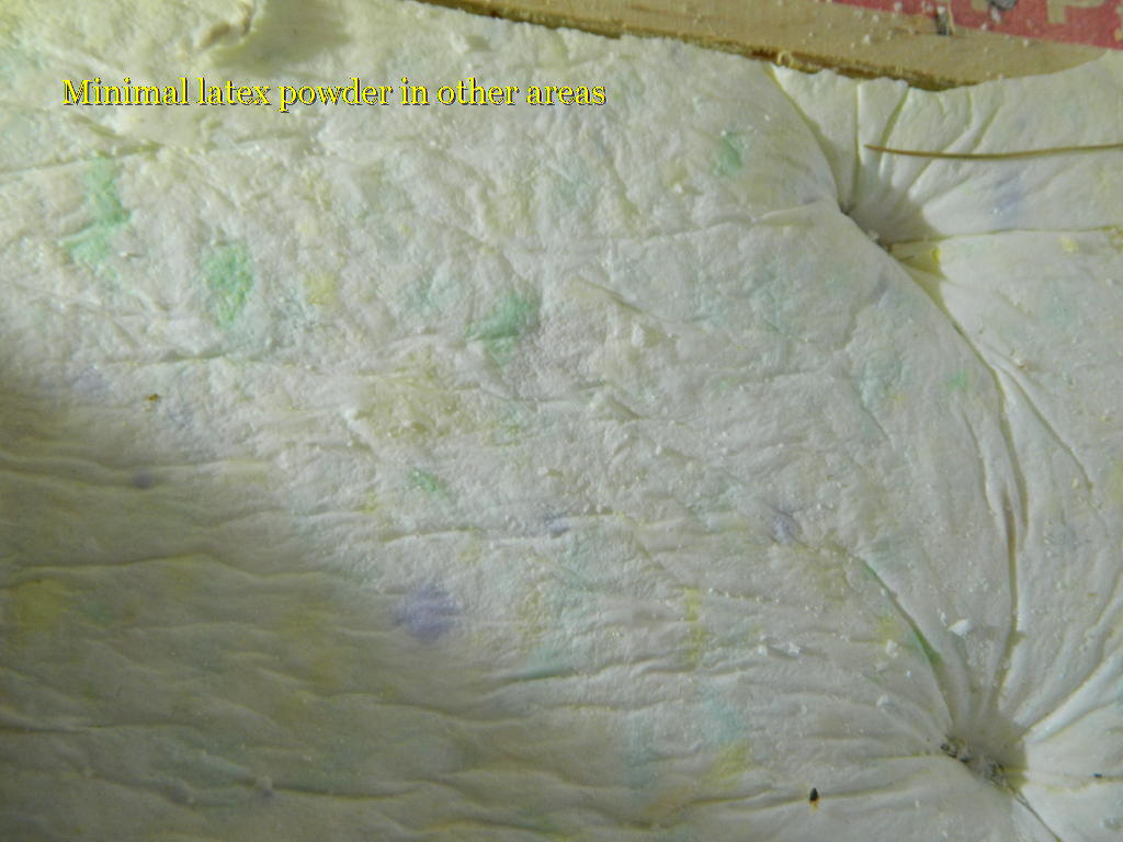 Contact between two components in the carpet can cause crackling noises.