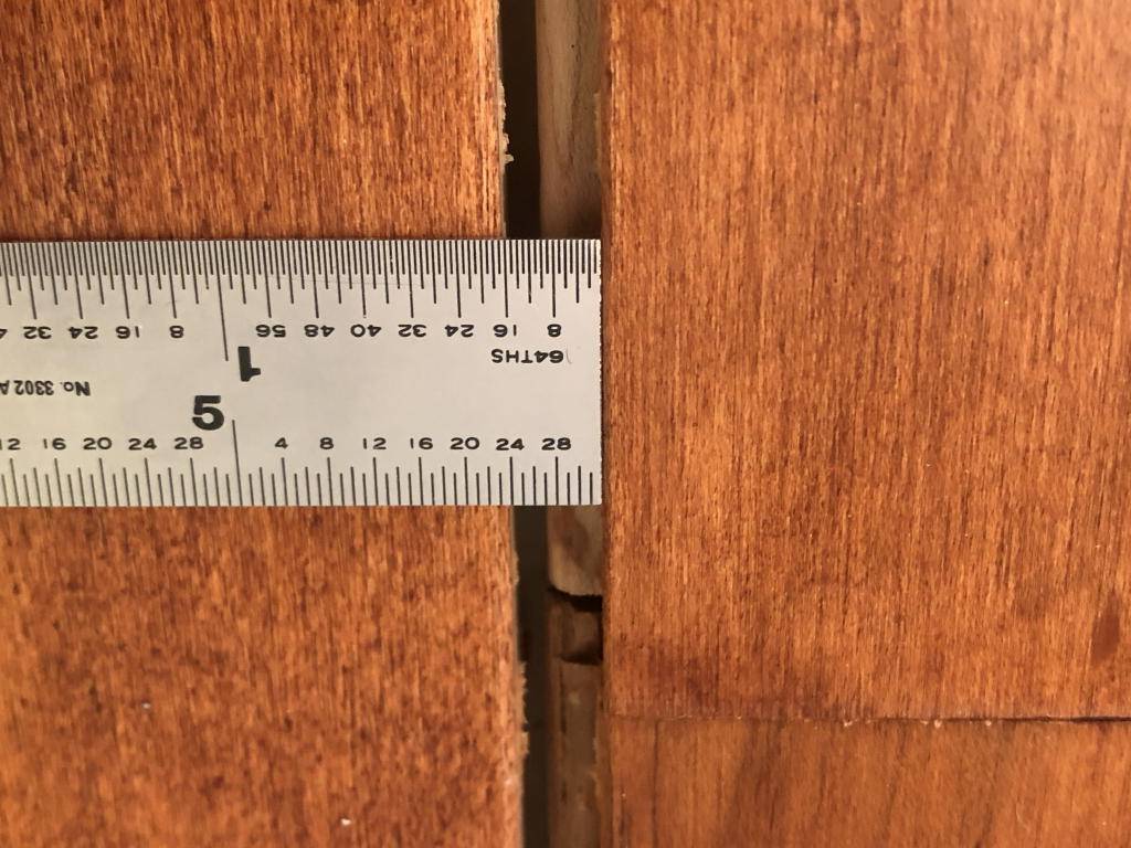 Hardwood gaps 9275225