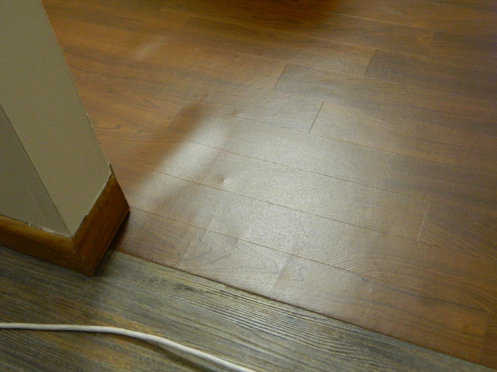 Floor Detective Bubbling issue in Laminates flooring Inspector Near me